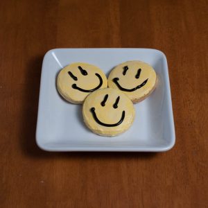 CIN_smileyfacecookies_800x800